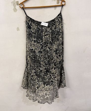Schwarz-weißes Maxikleid mit Blumenmuster