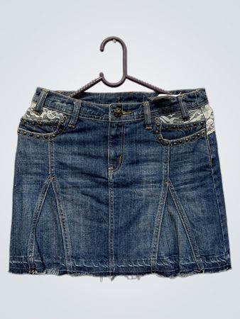 Jeans-Minirock mit Spitze und Nieten