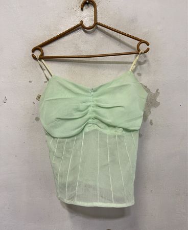 Hellgrünes gerafftes Camisole-Top