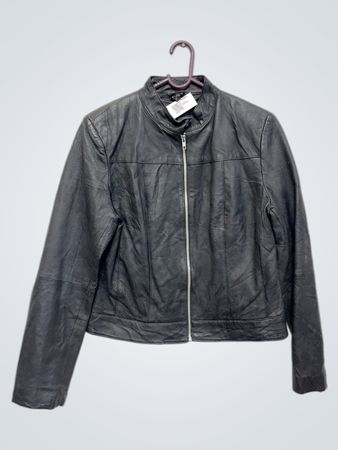 Schwarze Lederjacke