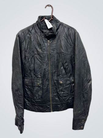 Schwarze Lederjacke mit Reißverschluss und Taschen