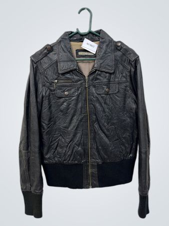 Schwarze Leder-Bomberjacke