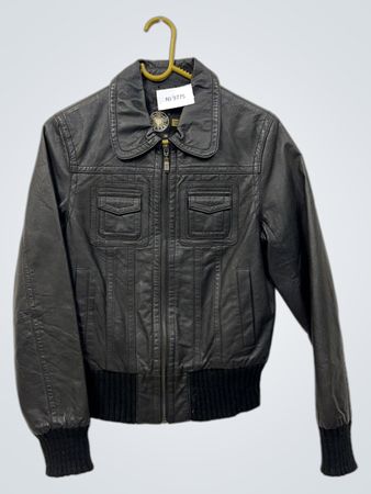 EKARA schwarze Lederjacke mit „CERTIFIED QUALITY“-Etikett