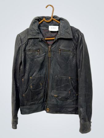 Schwarze Lederjacke