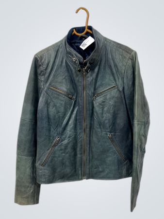 Signatur Blaue Lederjacke