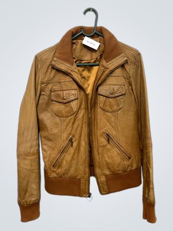 Braune Lederjacke
