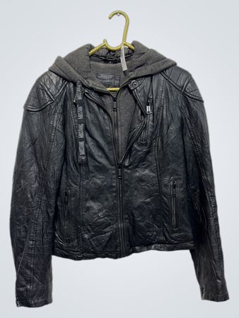 Mustang Kapuzenjacke aus Kunstleder