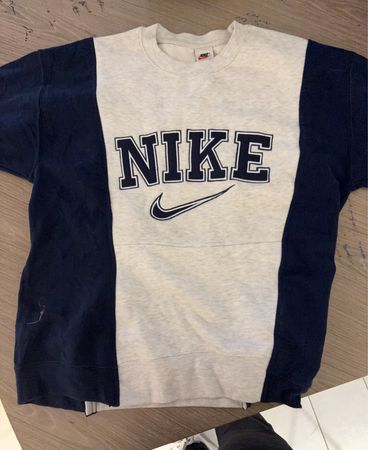 Nike Color-Blocked Crewneck Sweatshirt