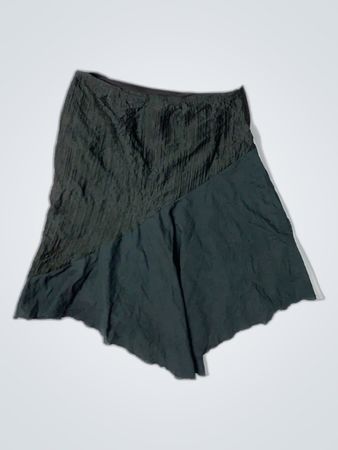 Schwarzer asymmetrischer Rock