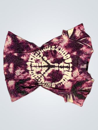 Seulement haut avec symbole de paix tie-dye