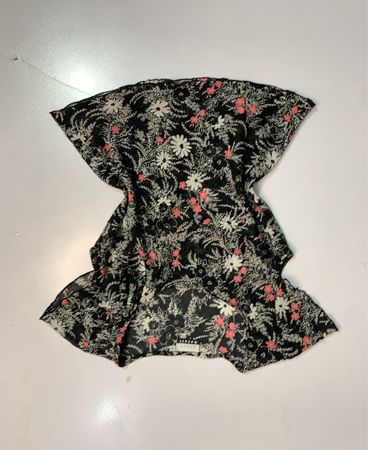 STEVE M. Schwarze Blumenmuster Transparente Bluse