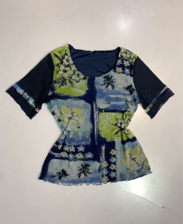 Blaues und grünes florales Druck-Mesh-Top
