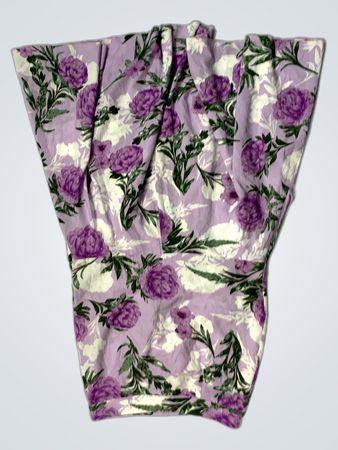 Lila Blumenmuster Kleid