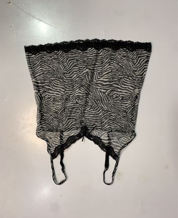 Zebra-Print-Mesh-Spaghetti-Top mit Spitzenbesatz