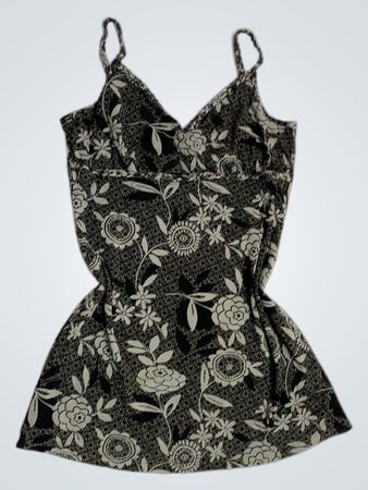 Schwarz-weißes Blumenmuster-Slipkleid