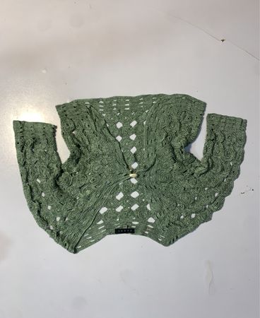 Grüner Häkelcardigan