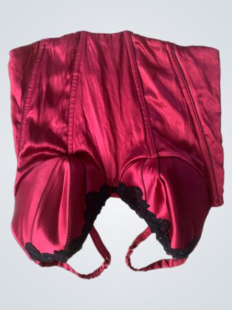 Adagion Red Satin Korsett mit schwarzer Spitzenverzierung