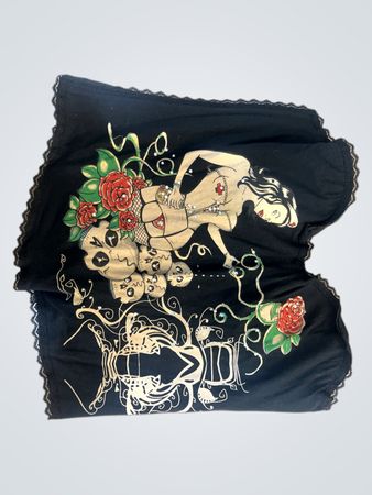 Schwarzes Oberteil mit Grafikprint und Spitzenbesatz