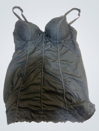 Chemise mit schwarzer Spitzenbesatz