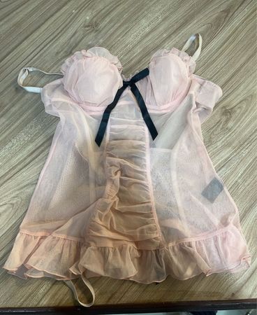 Rosa gerafftes Babydoll-Dessous