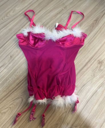 Evie Pink Dessous mit weißem Fellbesatz