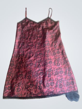 George Print mit roten Blumen Slip-Kleid