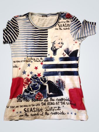 T-shirt with on the road at the seaside print