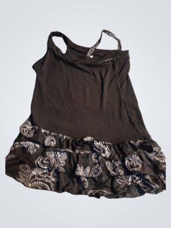 Schwarzes Trägershirt mit gerafftem Paisley-Saum