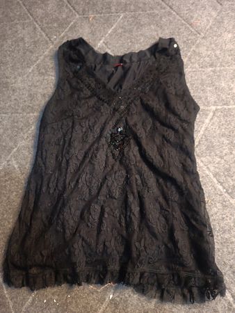 Schwarzes Spitzen-Tanktop