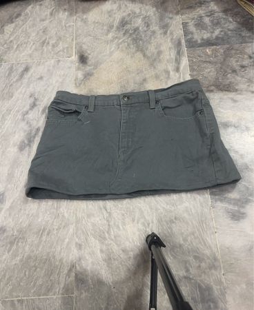 Gloria Vanderbilt Gray Skirt