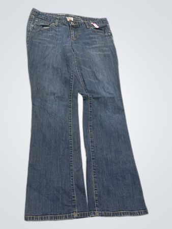 Mossimo Supply Co. Slim Bootcut Coupe Étroite Semi-Évasé Jeans