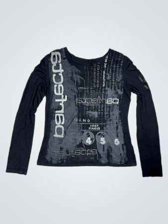 Schwarzes Langarm-T-Shirt mit Grafik