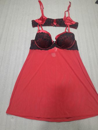 Babydoll-Set mit roter Spitzenbesatz