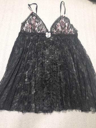 Schwarzes Spitzencamisole