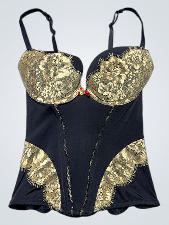 Beyond Cleavage Black & Gold Lace Korsett
