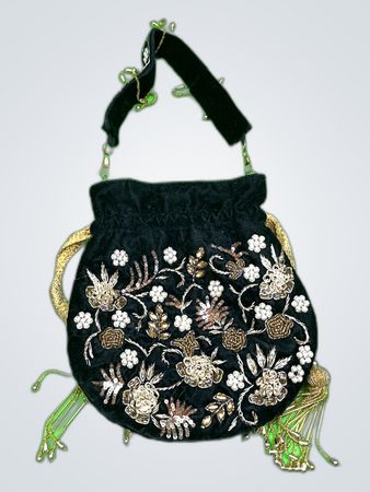Schwarze bestickte Samt-Geldbörse