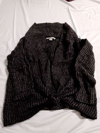 Max Studio Grauer Strickpullover