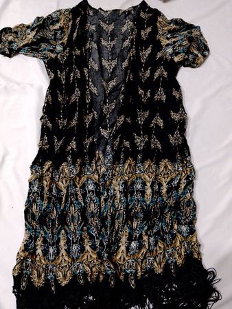 Robe florale noire
