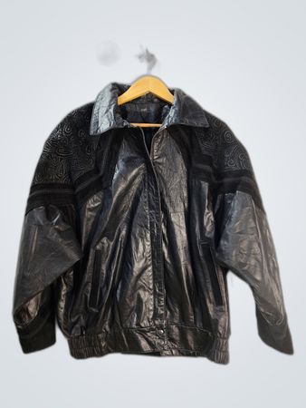 Chaqueta de cuero bordada negra Comint