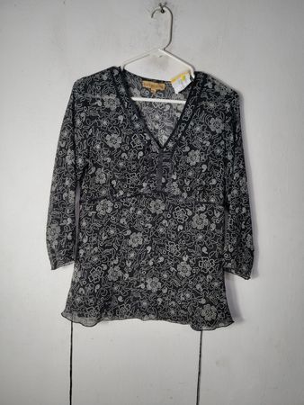 Notations Schwarzes Blumenmuster V-Ausschnitt Tunika-Top