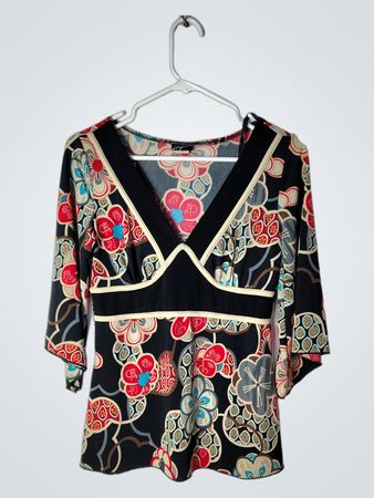 Top da donna con scollo a V e maniche a 3/4 con stampa floreale