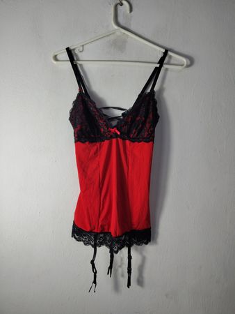 Rene Rofe Babydoll de encaje rojo y negro