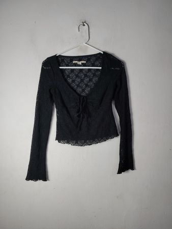 KIMCHI BLUE Schwarzes Spitzenlangarmoberteil