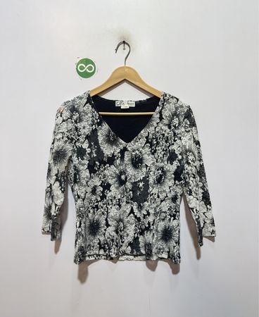 「Dressbarn Petite Floral 3/4 Sleeve Top」