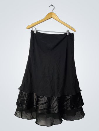 Saia Preta com Camadas e Babados Alex Evenings