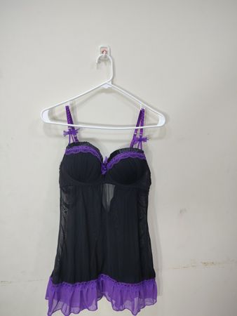 Lencería babydoll transparente negra y morada
