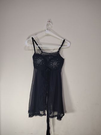 Babydoll negro transparente de Victoria's Secret con pedrería
