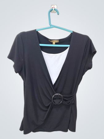 Notations Damen Schwarzes Faux Layered V-Ausschnitt Kurzarmtop mit Ringdetail