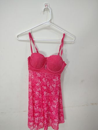 Babydoll de encaje floral rosa