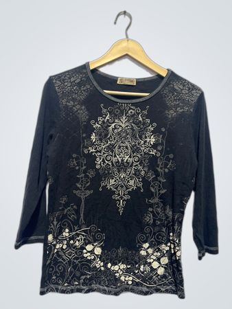 「Blue Canyon Clothing ブラックグラフィックプリントTシャツ」